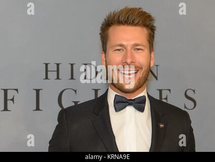 American actor Glen Powell arrives on the red carpet for the global ...