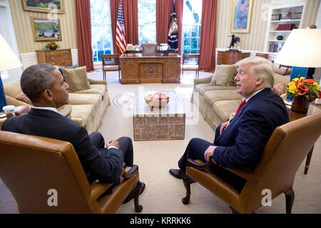 U.S. President Barack Obama meets with U.S. President-elect Donald Trump in the White House Oval Office November 10, 2016 in Washington, DC. Stock Photo
