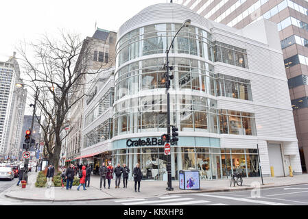 Crate and Barrel flagship store, 646 North Michigan Avenue, Chicago ...