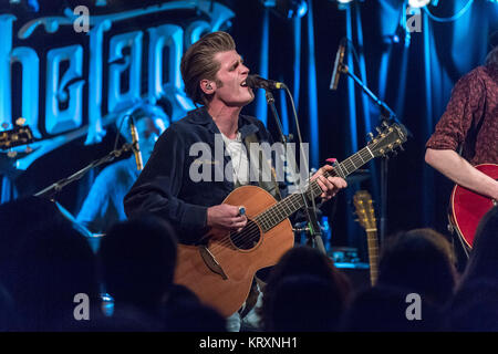 Dublin, Dublin, Ireland. 18th Dec, 2017. Alfie from Irish Folk group, Hudson Taylor performs in Whelans on Wexford Street. Credit: Ben Ryan/SOPA/ZUMA Wire/Alamy Live News Stock Photo