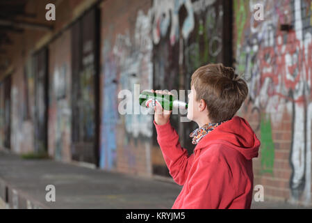 Youngster, beer, drinking, Jugendlicher, Bier, Trinken