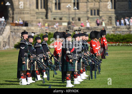 Changing of the guard, parliament Hill, Ottawa, Ontario, Canada, Wachabloesung, Parlament Hill, Kanada Stock Photo