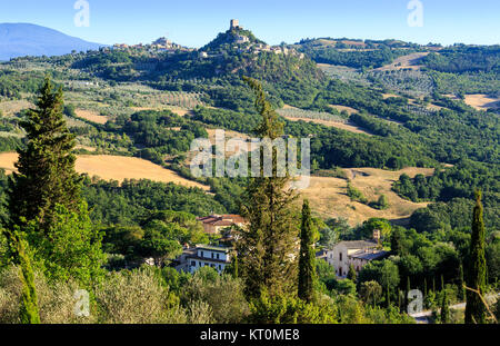 Bagni Vignoni with Castiglione d'Orcia in the distance, Val D'Orcia,Tuscany, Italy Stock Photo