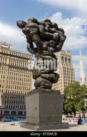 The Government of the People, bronze sculpture by Jacques Lipchitz (1976) Municipal Services Building Plaza, Philadelphia, Pennsylvania, USA. Stock Photo