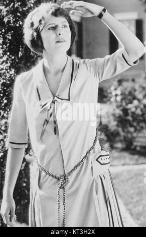 A cropped image of Alice Calhoun, a silent film actress from the 1920s