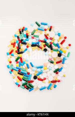 Top view of letter O made from medical pills and capsules, medicine and healthcare concept Stock Photo