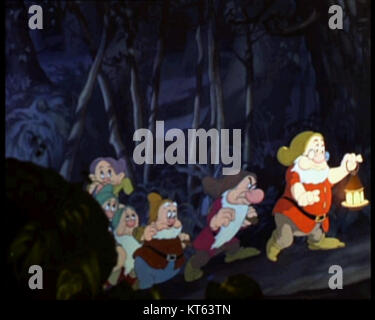 Snow white 1937 trailer screenshot (4 Stock Photo - Alamy