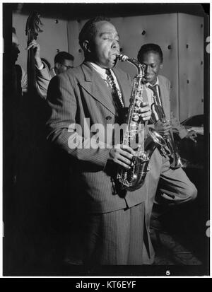 (Portrait of Charlie Parker, Tommy Potter, Miles Davis, and Max Roach, Three Deuces, New York, N.Y., ca. Aug. 1947)  (5105151060) Stock Photo