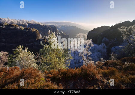 Elbsandsteingebirge im Winter Winterberg - Elbe sandstone mountains in winter and hoarfrost, mountain Winterberg Stock Photo