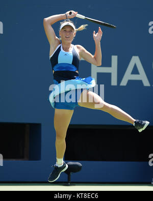 SMG Caroline Wozniacki FL5 USopen Day2 082713 03.JPG  FLUSHING, NY - AUGUST 27:  Caroline Wozniacki on Day Two of the 2013 US Open at USTA Billie Jean King National Tennis Center on August 27, 2013 in the Flushing neighborhood of the Queens borough of New York City.    People:  Caroline Wozniacki Stock Photo