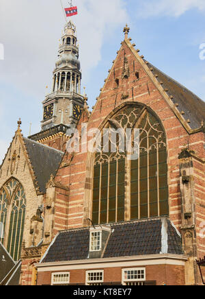 Oude Kerk (old church), Ouderkerksplein, Amsterdam, Netherlands. Amsterdam's oldest building founded in 1213 and consecrated in 1306. Stock Photo