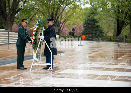 Gen. Jang Jun Gyu, Chief of Staff Republic of Korea Army, left, lays a wreath at the Tomb of the Unknown Soldier in Arlington National Cemetery, April 12, 2016, in Arlington, Va. Gen. Jang also visited the grave of Gen. Walton Walker. (U.S. Army photo by Rachel Larue/Arlington National Cemetery/released) Stock Photo