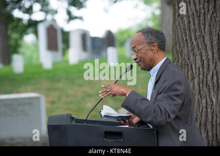 Chaplain (Maj. Gen.), ret., Matthew Zimmerman, former chief of chaplains, U.S. Army Chaplain Corps speaks at a ceremony at Chaplain's Hill in honor of the 242nd U.S. Army Chaplain Corps Anniversary at Arlington National Cemetery, Arlington, Va., July 28, 2017.  A wreath was also laid at the Tomb of the Unknown Soldier by Chaplain (Maj. Gen.) Paul K. Hurley, chief of chaplains, U.S. Army Chaplain Corps, and Sgt. Maj. Ralph Martinez, regimental sergeant major, U.S. Army Chaplain Corps.  (U.S. Army photo by Elizabeth Fraser / Arlington National Cemetery / released) Stock Photo