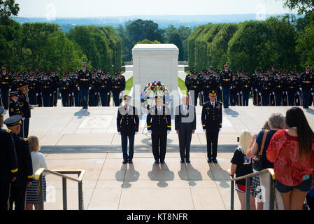 Sgt. Maj. Daniel A. Dailey, sergeant major, U.S. Army; Gen. Mark A. Milley, chief of staff, U.S. Army; the Honorable Robert M. Speer, acting secretary, U.S. Army;  and Maj. Gen. Michael Howard, commanding general, U.S. Army Military District of Washington participate an Army Full Honors Wreath Ceremony at the Tomb of the Unknown Soldier in honor of the U.S. Army’s 242nd Birthday at Arlington National Cemetery, Arlington, Va., June 14, 2017.  (U.S. Army photo by Elizabeth Fraser / Arlington National Cemetery / released) Stock Photo