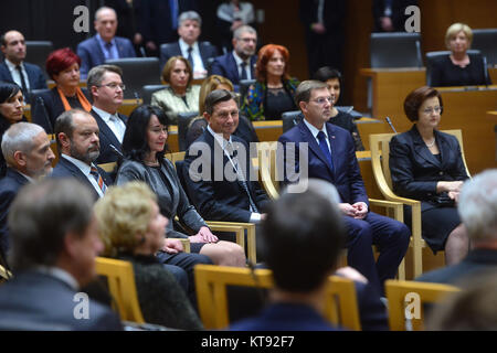 Ljubljana, Slovenia. 22nd Dec, 2017. President of the Republic of Slovenia, Borut Pahor (C), attends the presidential inauguration at a special National Assembly session in Ljubljana, Slovenia, Dec. 22, 2017. Slovenian President Borut Pahor was sowrn in at the National Assembly on Friday and will formally start his second five-year term on Saturday, the Slovenian Press Agency (STA) reported. Credit: Matic Stojs/Xinhua/Alamy Live News Stock Photo