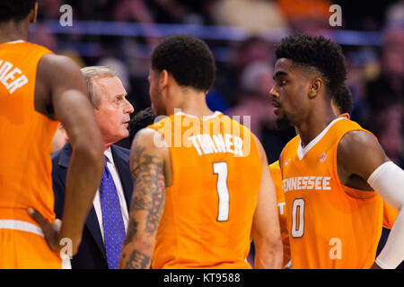 Winston-Salem, NC, USA. 23rd Dec, 2017. Tennessee head coach Rick Barnes talks with Tennessee guard Jordan Bone (0) in the NCAA Basketball matchup at LJVM Coliseum in Winston-Salem, NC. (Scott Kinser/Cal Sport Media) Credit: csm/Alamy Live News Stock Photo