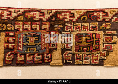 Wari textil Wari culture 500AC-1000AC Perú . Museum of Banco central de Reserva del Perú.Lima. Stock Photo