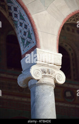 Chiusi - The Romanesque Cathedral  of San Secondiano, built around 560 AD over a pre-existing basilica, and renovated in the 13th C. It has a nave and Stock Photo