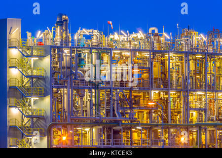 Overview of Heavy chemical plant framework at sunset in an industrial factory area Stock Photo