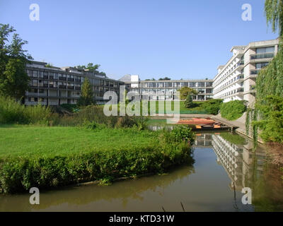 Oxford, United Kingdom - September 7, 2015: Wolfson College and rowing boats Stock Photo