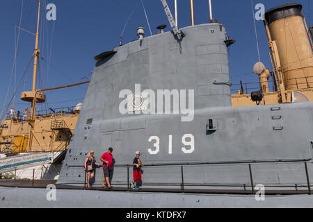 The USS Becuna (SS/AGSS-319), a Balao-class submarine, Penns Landing waterfront, Philadelphia, Pennsylvania, United States. Stock Photo