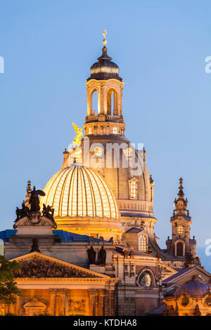 Deutschland, Sachsen, Dresden, Glaskuppel der Kunstakademie, Zitronenpresse, Frauenkirche Stock Photo