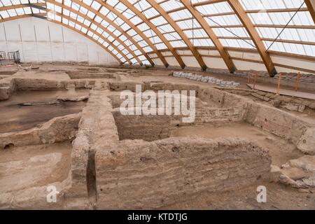 Catalhoyuk was a very large Neolithic and Chalcolithic proto-city settlement in southern Anatolia,district of Cumra of Konya province . Stock Photo