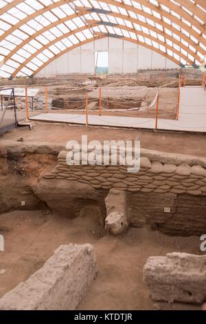 Catalhoyuk was a very large Neolithic and Chalcolithic proto-city settlement in southern Anatolia,district of Cumra of Konya province . Stock Photo