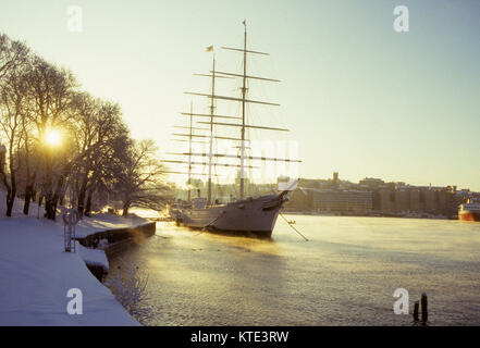 AF CHAPMAN hostels in Stockholm in winterlight and seascape 2009 former training ship for Swedish navy built 1988 in Whitehaven,named as G.D.Kennedy Stock Photo