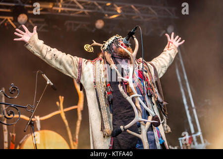 Norway, Borre – August 19, 2017. The Scandinavian alternative metal band Heilung performs a live concert at during the Norwegian metal festival Midgardsblot Festival 2017 in Borre. (Photo credit: Terje Dokken). Stock Photo