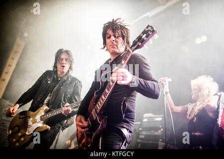 The American guitarist Steve Conte performs live with the Finnish rock musician and glam rock singer Michael Monroe at Gjerdrum Kulturhus. Norway, 22/10 2016. Stock Photo