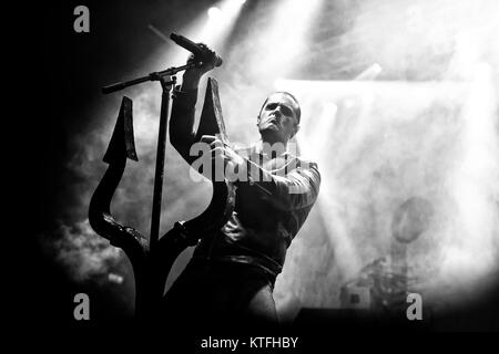 Norway, Oslo - November 24, 2017. The Norwegian black metal band Satyricon performs a live concert at Sentrum Scene in Oslo. Here vocalist Satyr is seen live on stage. (Photo credit: Gonzales Photo - Terje Dokken). Stock Photo