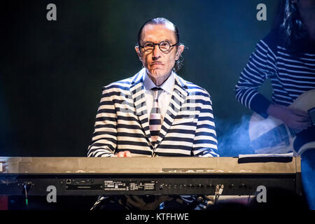 Norway, Oslo – August 8, 2017. The American pop and rock band Sparks performs a live concert at Rockefeller in Oslo. Here musician and songwriter Ron Mael is seen live on stage. Stock Photo
