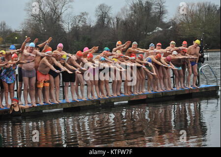 London, UK. 25th Dec, 2017. Annual Christmas Day Serpentine swim in Hyde Park. This Christmas swim is 100 yard course for the Peter Pan Cup. It has been held every Christmas since 1864. Credit: JOHNNY ARMSTEAD/Alamy Live News Stock Photo