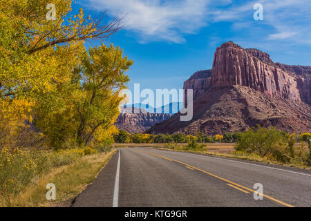 Utah SR 211 winding through the canyons of Indian Creek, along the Indian Creek Corridor Scenic Byway, in Indian Creek National Monument, formerly par Stock Photo