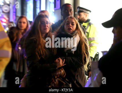 Public panic as Gunman is reported on the loose on Oxford Street in London  Featuring: Atmosphere Where: London, United Kingdom When: 24 Nov 2017 Credit: Danny Martindale/WENN Stock Photo