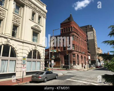 Barenburg Eye Associates Building, 100 Park Avenue, Baltimore, MD 21201 (35399175710) Stock Photo