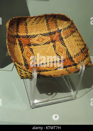 Basket tray, Chitimacha, accessioned in 1902   Native American collection   Peabody Museum, Harvard University   DSC05491 Stock Photo