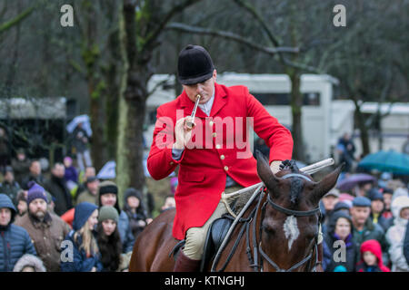 Lancashire, UK. 26th December, 2017. Horses and foxhounds for Holcombe Hunt’s traditional Boxing Day meet turned out under the leadership of Hunt Master Sue Simmons. The Holcombe Hunt is a thriving organisation that attracts active support from hundreds of people of all ages and from all walks of life.  Credit; MediaWorldImages/AlamyLiveNews. Stock Photo