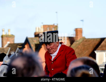 Thornbury, UK. 26th Dec, 2017. The Berkely fox hunt meet and canter through the High Street in Thornbury for the annual boxing Day hunt. Many people turn out to see the spectacle which draws visitors from all over the area and Bristol. Credit: Mr Standfast / Alamy Live News Stock Photo