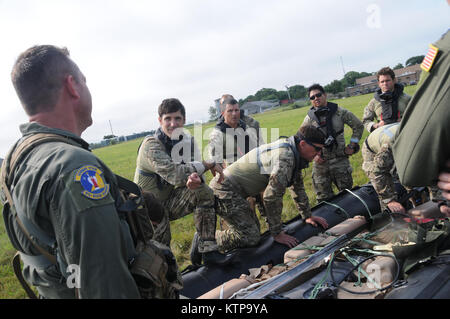 Airmen with the 101st Rescue Squadron train with soldiers from A ...