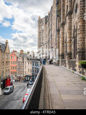 Victoria Street in Edinburgh on a summer afternoon, Scotland. Stock Photo