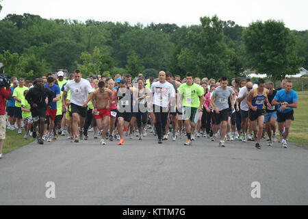 Dozens of National Guard and community runners will participate in the 4th 'Hometown Heroes Run', a fundraiser sponsored by the New York National Guard Family Readiness Council on Sunday, June 12th at Colonie Crossings Park Stock Photo