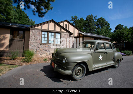 Hans Bethe House with WWII Plymouth army car in Los Alamos Stock Photo