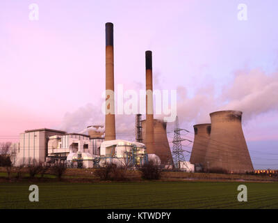 Ferrybridge Coal Fired Power Station, West Yorkshire, Northern England ...