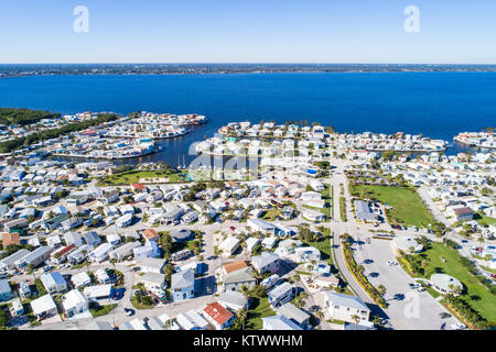 Florida Hutchinson Barrier Island,Jensen Beach,modular homes community,Indian River Lagoon,aerial overhead view,FL17121418d Stock Photo