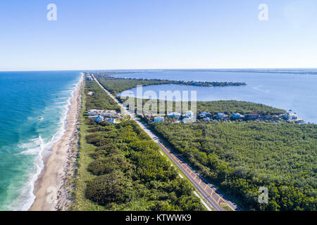 Florida Hutchinson Barrier Island,Jensen Beach,park,Atlantic Ocean,Indian River Lagoon,barrier,State Road A1A,aerial overhead view,FL17121434d Stock Photo