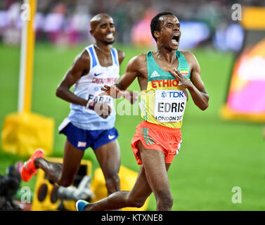 Muktar Edris (Ethiopia) wins the 5000m men Gold Medal, leaving Mo Farah (Great Britain) in second place - IAAF World Championships London 2017 Stock Photo