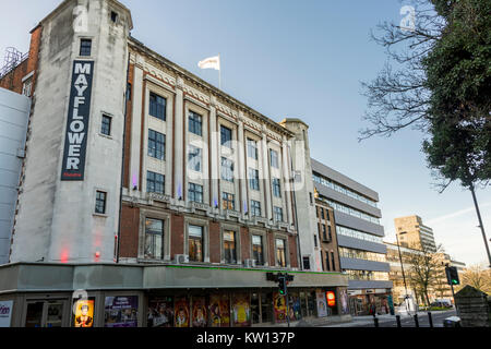 The Mayflower Theatre in Southampton Stock Photo: 104448838 - Alamy