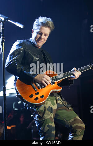 NEW YORK-NOV 29: Joe Don Rooney performs at America Salutes You and Wall Street Rocks Presents Guitar Legends For Heroes at Terminal 5 in New York. Stock Photo